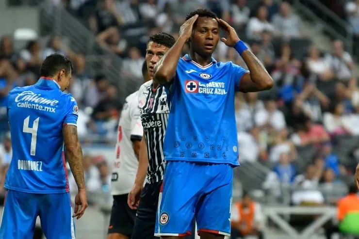 Estrada sería el sacrificado en caso de que llegue Suárez (Imago7)