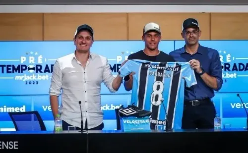 Carballo ya fue presentado. @Gremio
