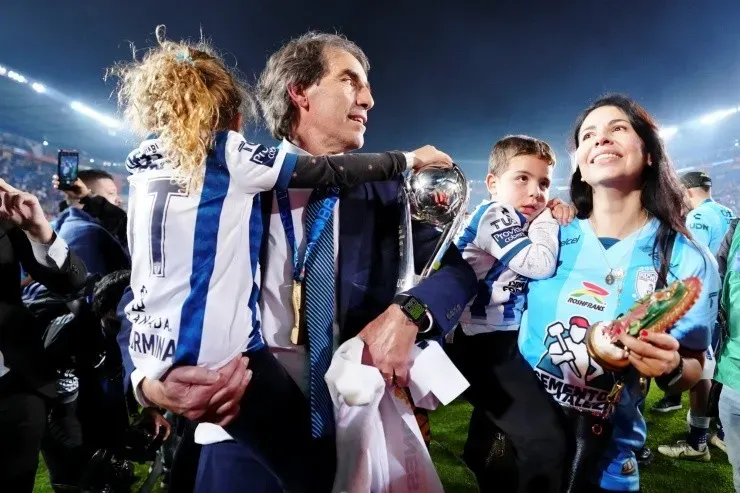 Los Tuzos no pondrían reparos en dejar salir a Almada rumbo al Tri. (Imago7)