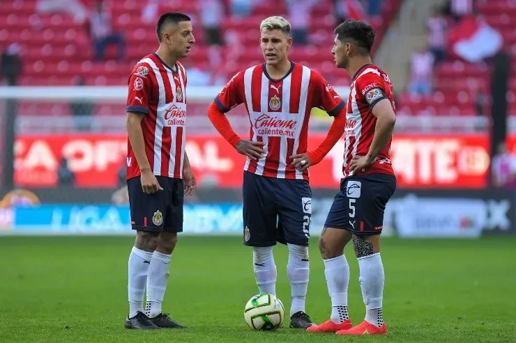 Guzmán le aporta experiencia y jerarquía al primer equipo de Chivas (Imago7)