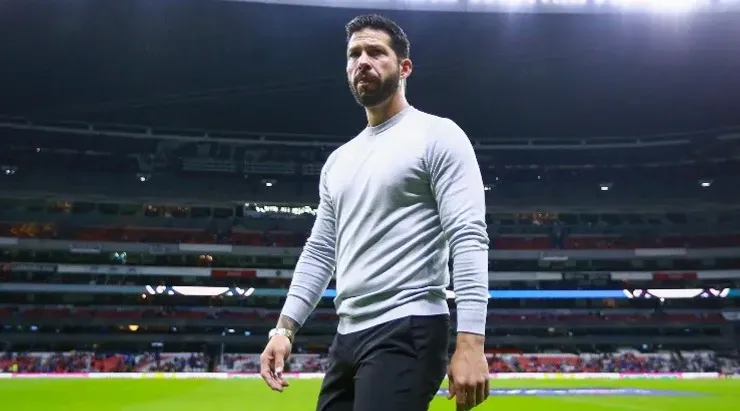 Ciudad de Mexico, 22 de febrero de 2023. Benjamín Mora, Director Tecnico, durante el partido de la jornada 7 del torneo Clausura 2023 de la Liga BBVA MX, entre la Máquina Celeste del Cruz Azul y los Rojinegros del Atlas, celebrado en el Estadio Azteca. Foto: Imago7/ Eloisa Sánchez