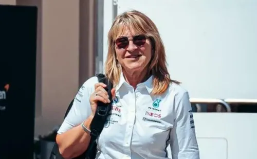 Jayne Poole ya viste los colores de Mercedes