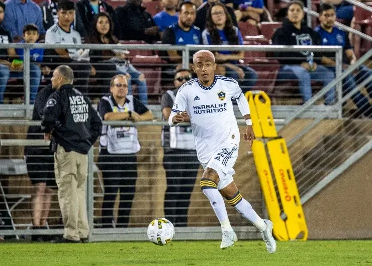 imago is entitled to issue a simple usage license at the time of provision. Personality and trademark rights as well as copyright laws regarding art-works shown must be observed. Commercial use at your own risk.