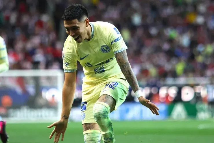 Leo Suárez marcó un golazo ante Chivas. (Imago7)