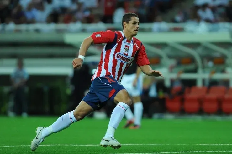 Chicharito sigue atento a la actualidad de Chivas (Jam Media)