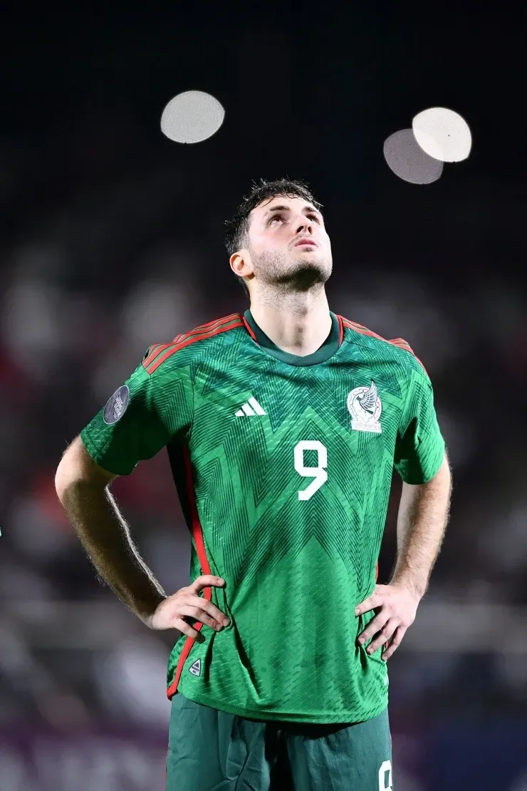 Santi Giménez no tiene techo, sugiere Israel Hernández Pat. (Imago7)