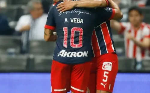 Alexis Vega y Víctor Guzmán, subestimados por Benjamín Mora (Imago 7)