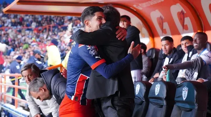 A pesar del rumor, Pocho y Almada se abrazaron en el Clausura 2023. (Imago 7)