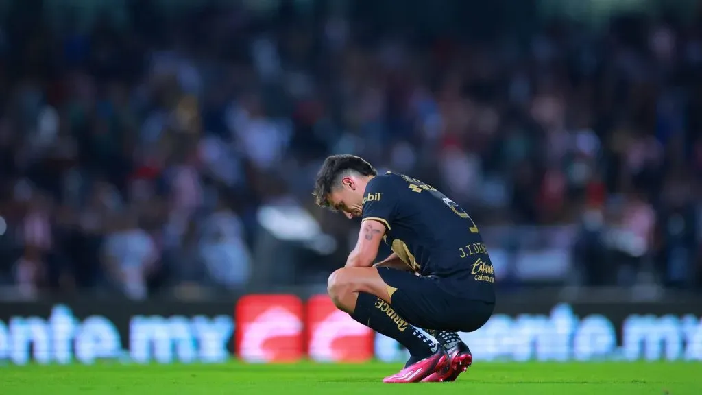 Dinenno se iría de los Pumas (Getty Images).