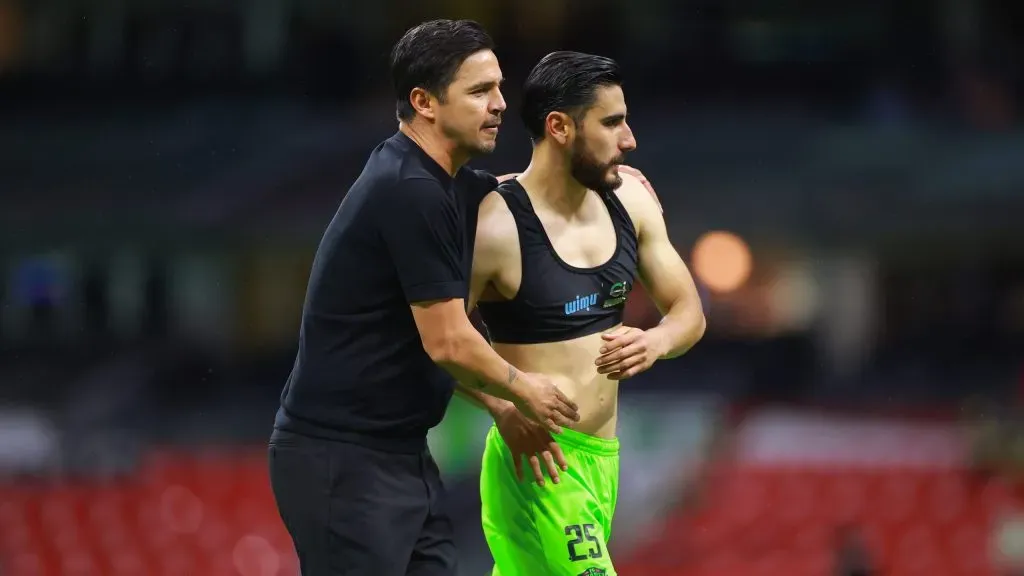 Mejía, fuera de los Bravos (Getty Images).