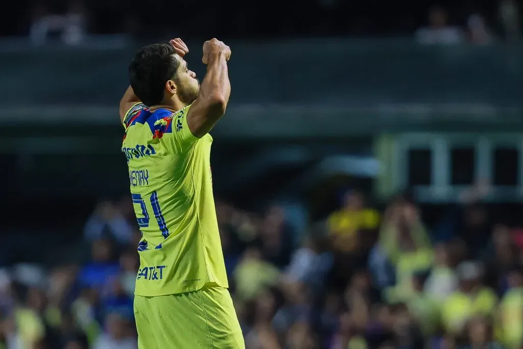 Henry Martín convirtió un doblete y fue el salvador del América frente a Mazatlán (Getty Images)