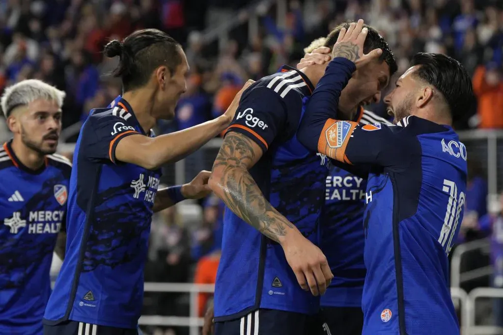 Brando Vázquez y Luciano Acosta en Cincinnati (Getty Images)