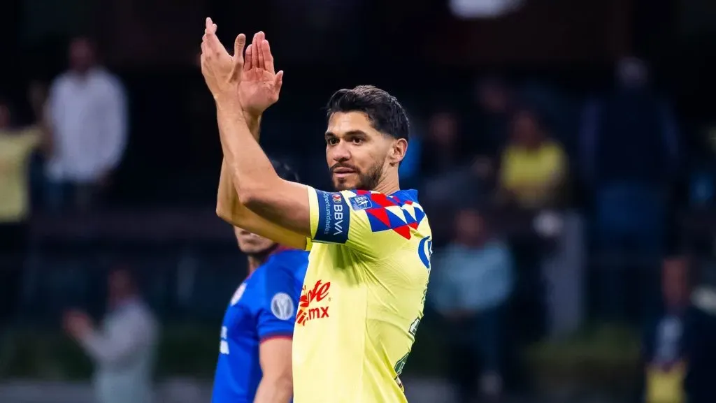 Todos en el América quieren que Henry Martín se quede