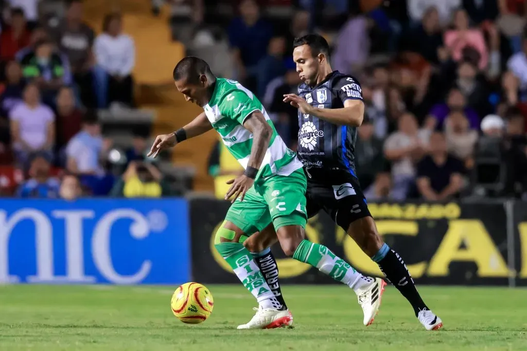 Pedro Aquino sufrió una lesión en su rodilla derecha en el duelo contra Querétaro (Imago7)