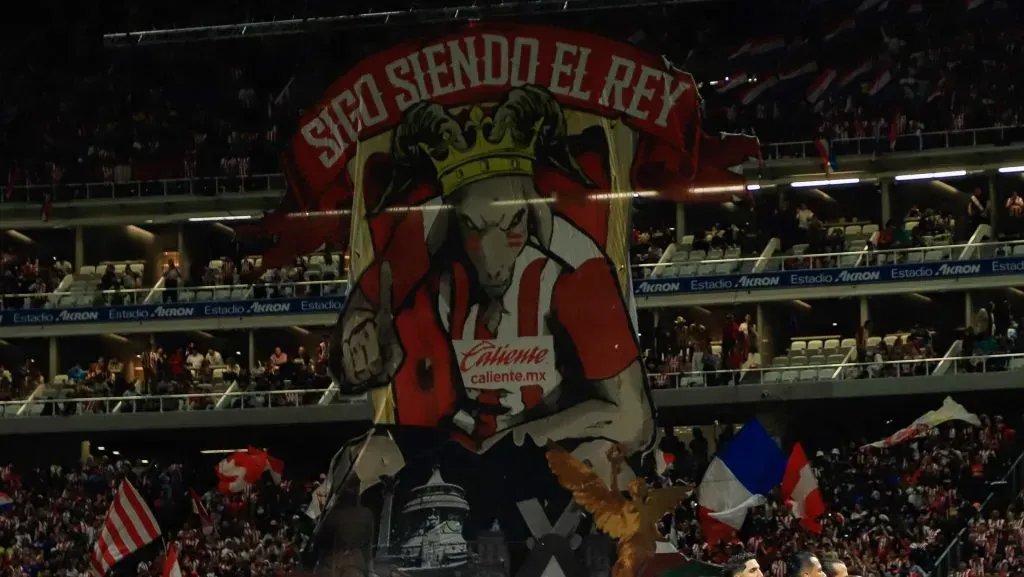 La afición de Chivas sorprendió con un tifo espectacular (Imago7)