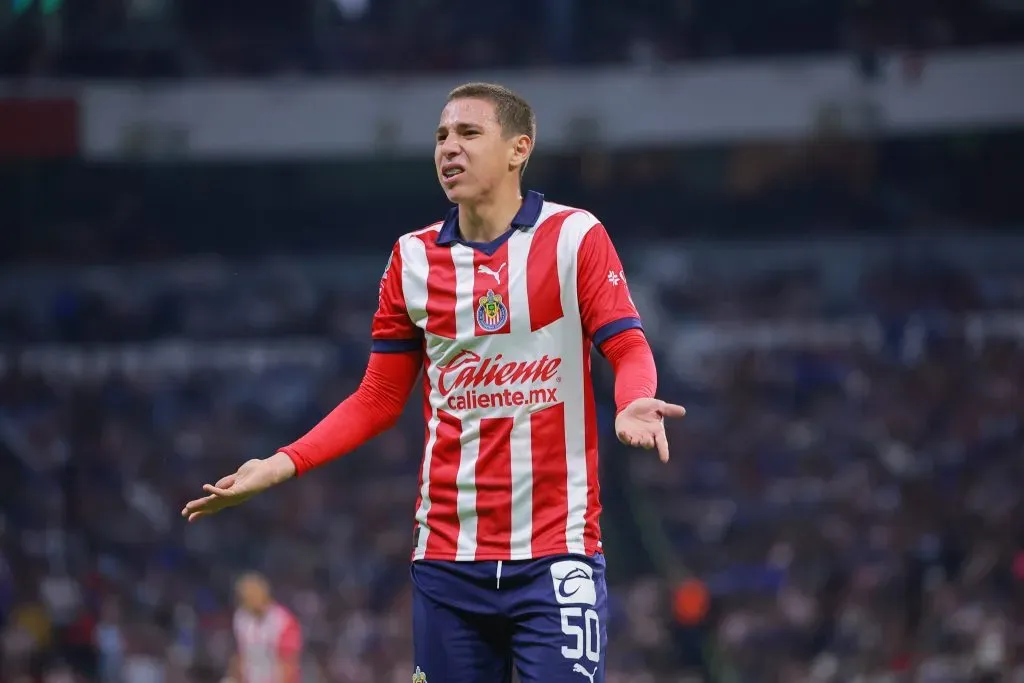 Por no cumplir con el horario, Mateo Chávez perdió la titularidad en Chivas