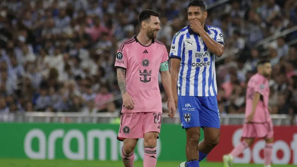 Luis Romo y Leo Messi se dijeron de todo durante el partido (Imago)