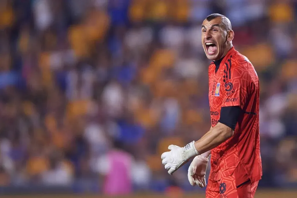 La directiva de Rayados no quiere que Nahuel Guzmán esté presente en la vuelta (Imago)