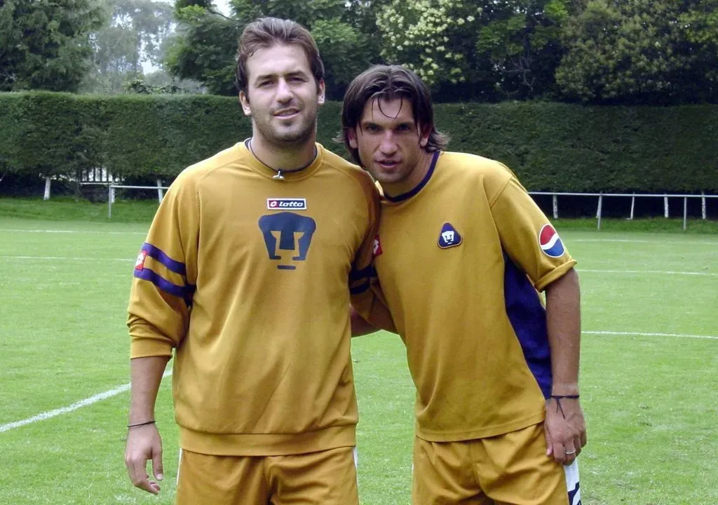 Joaquín Beltrán (izquierda) es un histórico de Pumas (Imago)