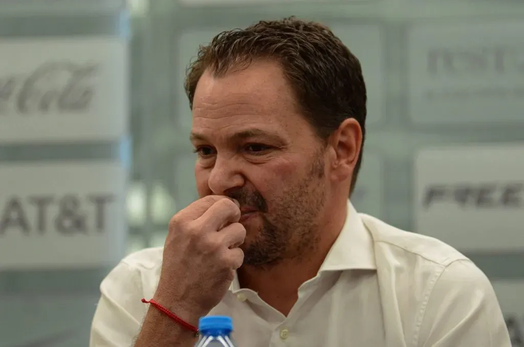 Santiago Baños protagonizó un curioso momento con Tato Noriega. (Imago)