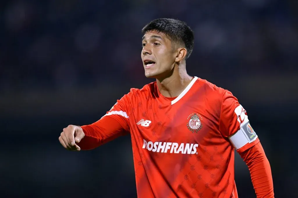 Valber Huerta podría regresar a la Universidad Católica a préstamo por una año y con opción de compra. (Imago)