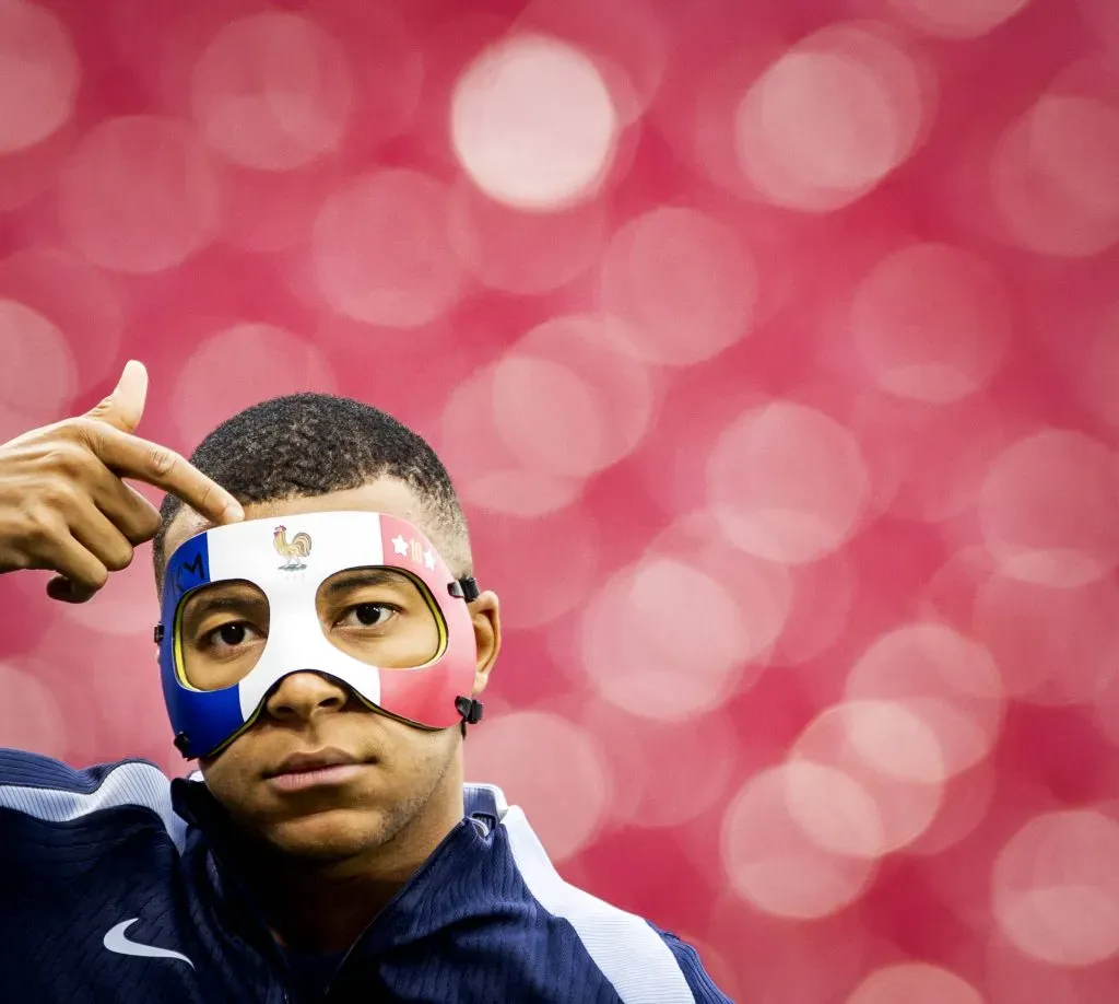 La máscara que el reglamento le prohibidó a Kylian Mbappé (IMAGO)