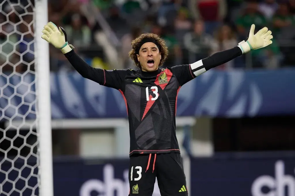 Memo Ochoa alentó a la Selección Mexicana a horas del debut ante Jamaica. (Imago)