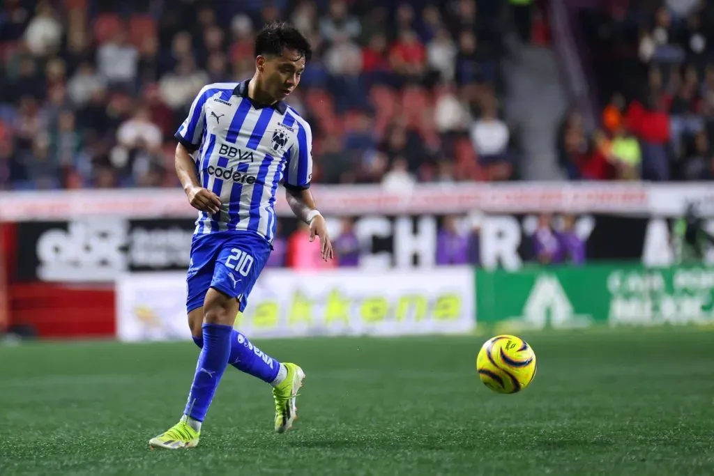 Rayados le busca equipo a Víctor López (IMAGO)