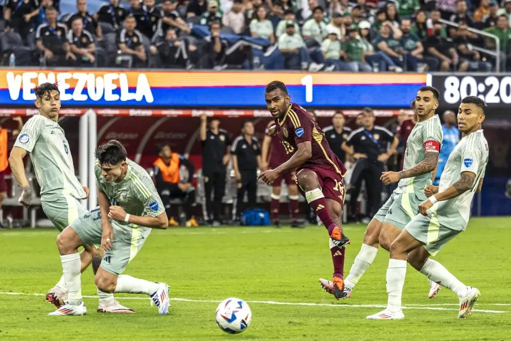 La derrota con Venezuela fue un duro golpe para el Tri (IMAGO)