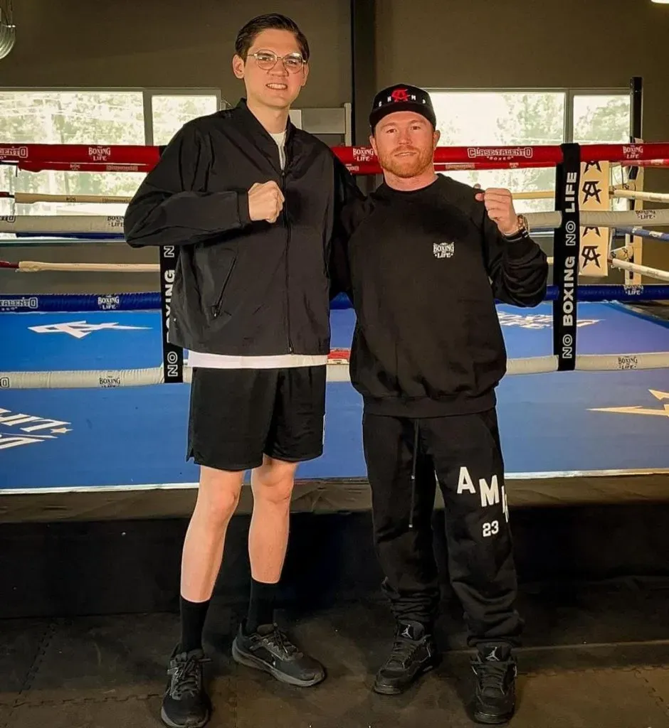 ElMariana se entrenó con Canelo Álvarez pensando en su pelea ante Plex en La Velada del Año 4.