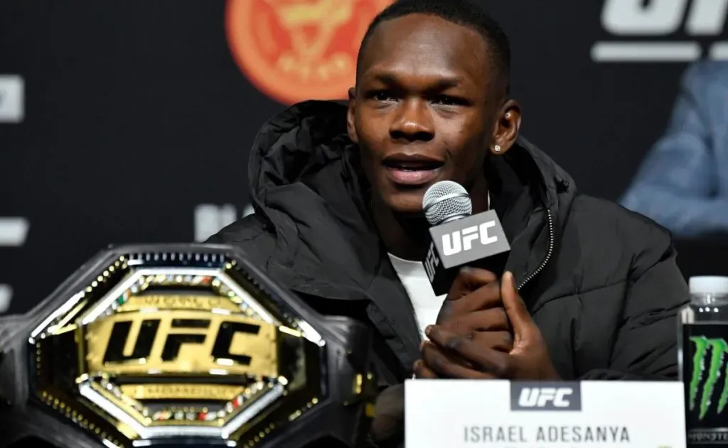 Adesanya dejó atrás su conflicto con Imane Khelif tras pedirle disculpas a la argelina.