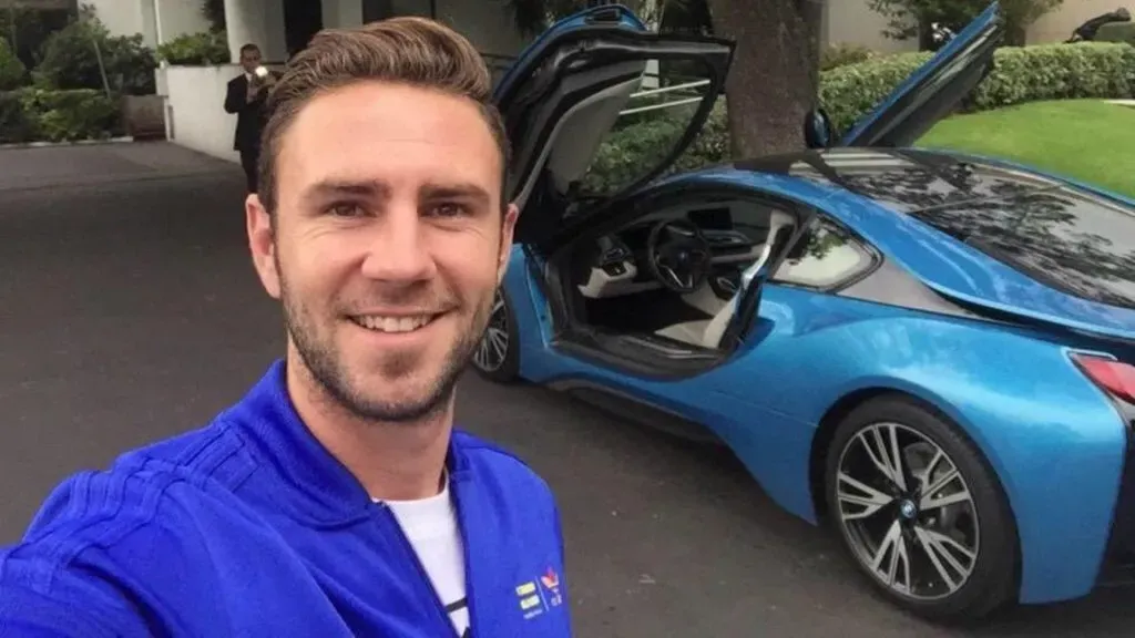 Layún recibió un regalo muy especial (Instagram)