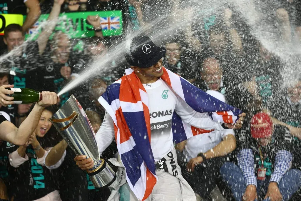 Lewis Hamilton celebra uno de sus campeonatos en la F1 (IMAGO)