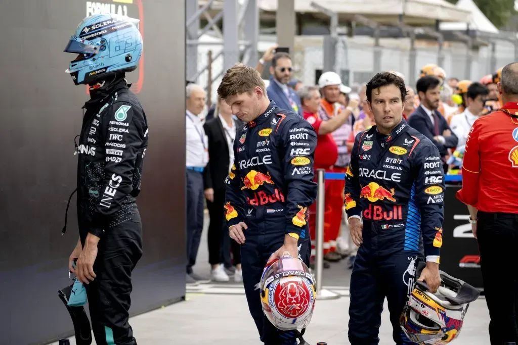 El disgusto de Checo Pérez y Max Verstappen tras la carrera en Monza (IMAGO)