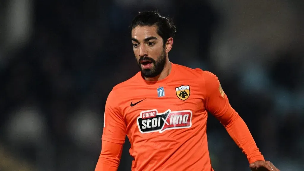 Pizarro abandonó sorpresivamente AEK Atenas (IMAGO)