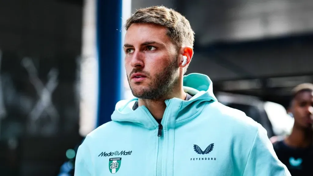 Santi Giménez recibió la aprobación de la leyenda española (IMAGO)