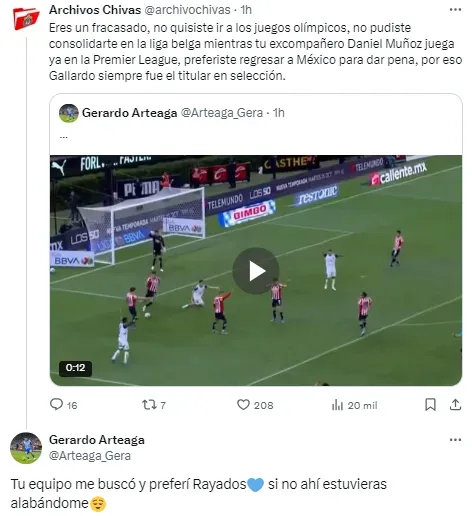 El cruce de Gerardo Arteaga con un aficionado de Chivas (Fuente: X)