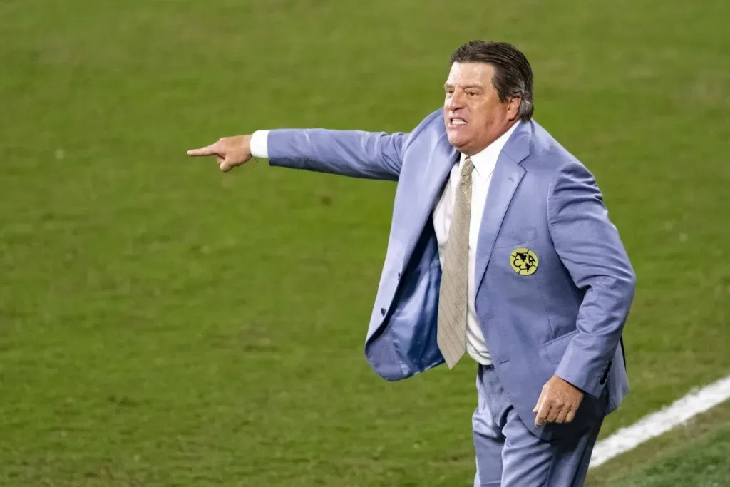 El Piojo Herrera se mostró confiado en que América puede lograr el tricampeonato de Liga MX. (Imago)