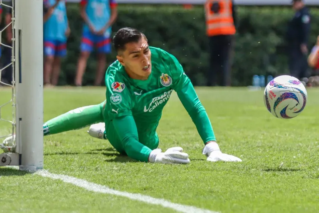 Raúl Rangel, portero de Chivas, confesó que no sería descabellado verse ...