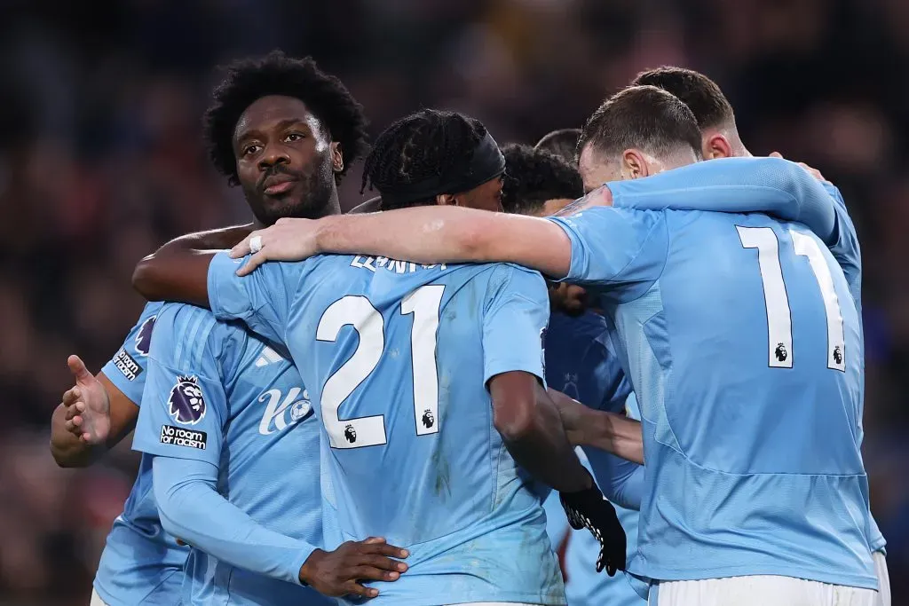 Nottingham Forest insiste por Santi Giménez (Getty Images)