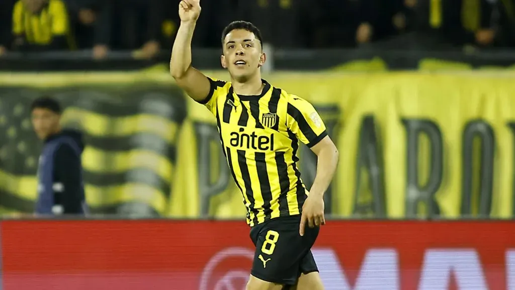 Leonardo Fernández seguirá en Peñarol.