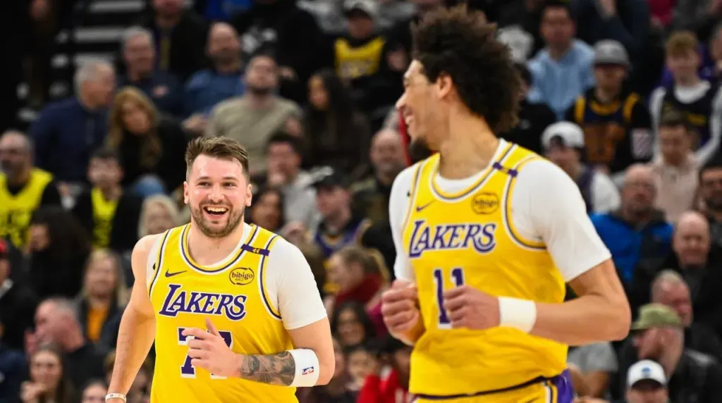 Luka Doncic y Jaxson Hayes vs. Utah Jazz