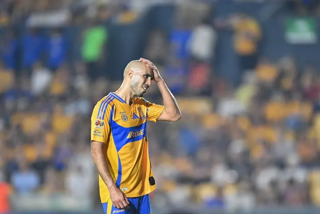 Guido Pizarro fue expulsado en el encuentro frente a Atlas. (Getty Images)