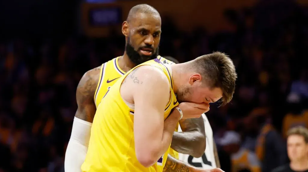LeBron James y Luka Doncic. (Foto: Getty Images)