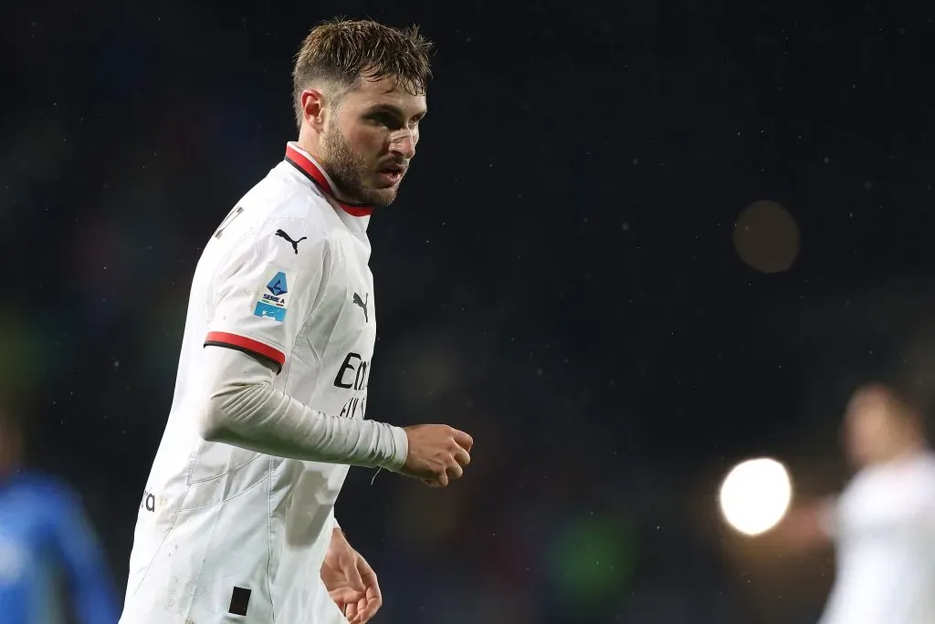 Santiago Giménez podría formar parte del once titular de Milan para el encuentro ante Feyenoord. (Getty Images)