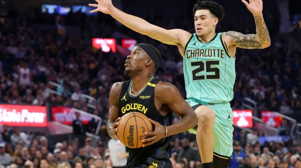 Jimmy Butler en Warriors vs. Hornets. (Foto: Getty Images)