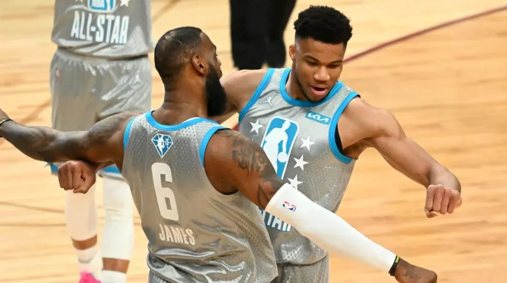 LeBron James y Giannis Antetokounmpo. (Foto: Getty Images)