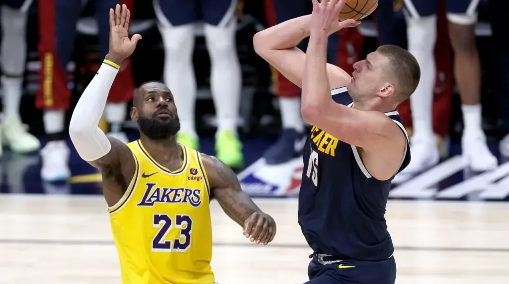 LeBron James y Nikola Jokic. (Foto: Getty Images)