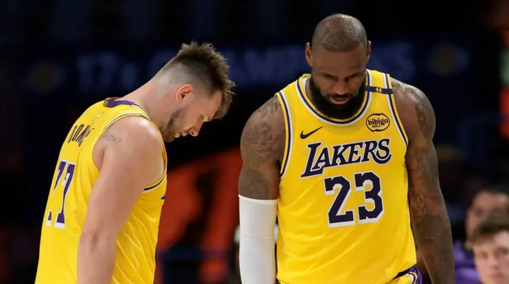 Luka Doncic y LeBron James. (Foto: Getty Images)