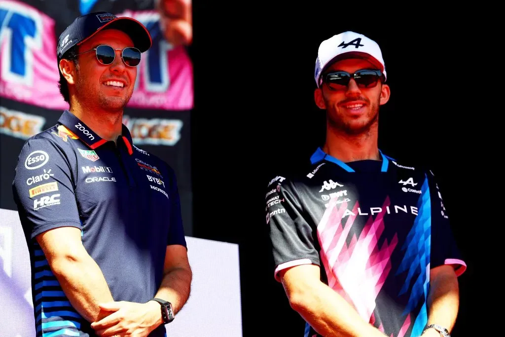 Checo Pérez y Pierre Gasly (GETTY IMAGES)